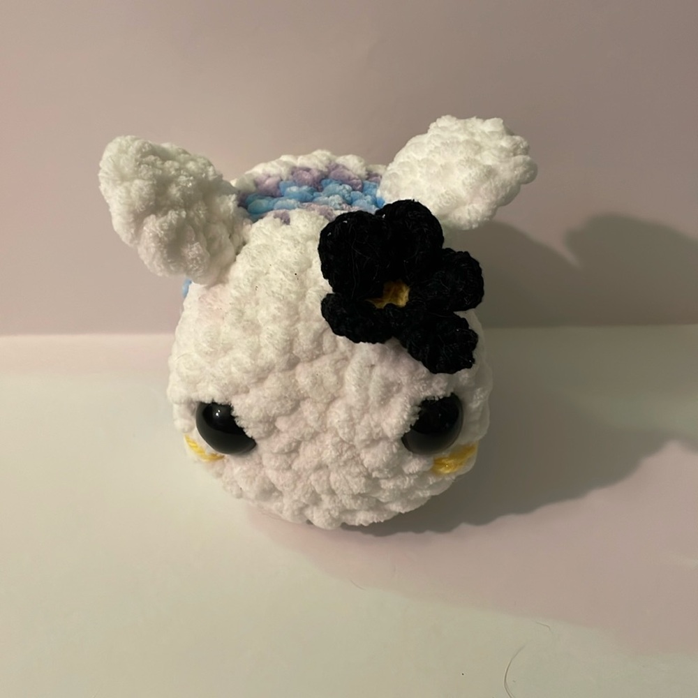 Crochet flower bee